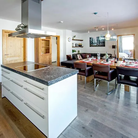 Luxurious In Tyrol With Garden Seating Apartament *