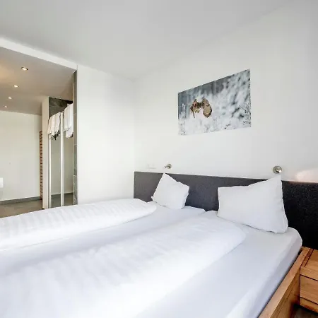 Luxurious In Tyrol With Garden Seating Apartament *